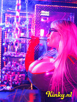 Katherina - Meesteres Katherina wacht op u in haar BDSM Kamer!