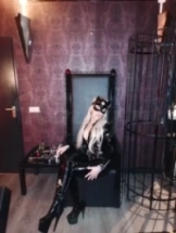 mistress-lola-bdsm-via-kinky-679fd86da9bf060012b70f0d