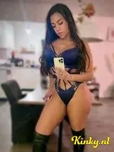 emanuelle-escort-via-kinky-695ac1c7380ca90013f03af8