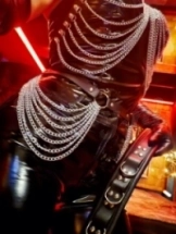 meesteres-tayra-bdsm-via-kinky-69a53d388aae17001372d52f