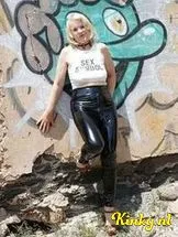 amie-virtual-sex-via-kinky-698dccd89db4860012b48b8c