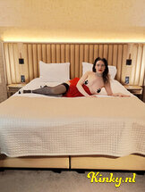 isabeau-virtual-sex-via-kinky-67b3e1bd85359600143aa99d