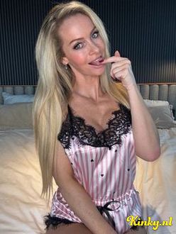 goldykim-virtual-sex-via-kinky-694677b74927090013f9a297