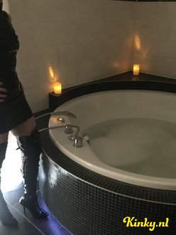 suus-erotische-massage-via-kinky-63ee344bacdc810013df15c8