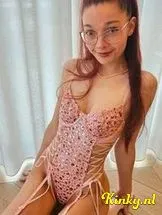 lola-virtual-sex-via-kinky-6990df1c41ff07001347b88c