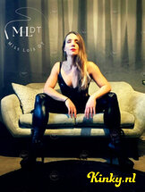 miss-lois-bdsm-via-kinky-67e401985b95550014601b0b