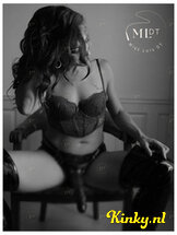 miss-lois-bdsm-via-kinky-67e6d81d18fc40001217880a