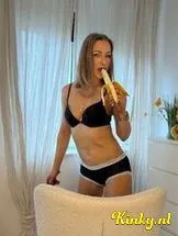 emely-prive-ontvangst-via-kinky-699834eb8abe7d0014b4fde2