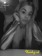 michelle-virtual-sex-via-kinky-6744855e9a08f700139ed59d