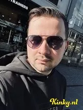 robiño-escort-via-kinky-65b7f0c946d8260012f5c22e