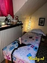 jhoana-erotische-massage-via-kinky-6683e2bb076e41001a9cce89