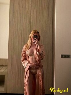 tara-virtual-sex-via-kinky-663f559567b2bd001afea1f3