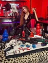 mery-bdsm-via-kinky-66bc91e44d71260012752ff0