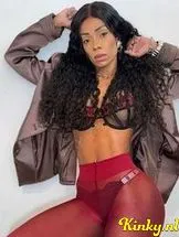 selena-prive-ontvangst-via-kinky-692068d335dea800130b3cae