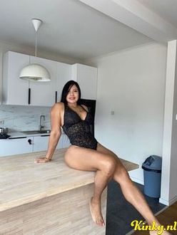 stefany-prive-ontvangst-via-kinky-68d5158bf6c6eb0013e5e93f