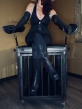 vita-bdsm-via-kinky-682ba237b04b8d00132daf72