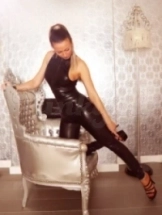 mrs-elena-bdsm-via-kinky-5cf6cba3819a33b342e448a4