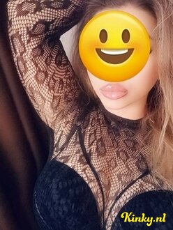 karla-escort-via-kinky-6866b33043e4b90013871c1c