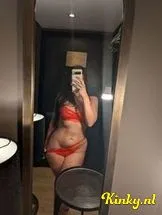 esmee-virtual-sex-via-kinky-6953d78149912700134f9cac