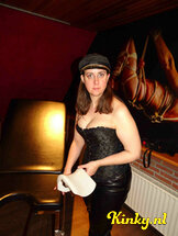 meesteres-lizz-bdsm-via-kinky-6785069877be71001330db18