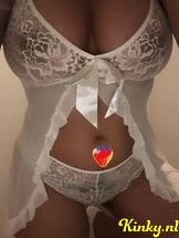 emma-erotische-massage-via-kinky-68cd5f72034a850013ea8ff2