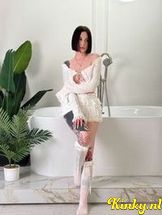 roxy-virtual-sex-via-kinky-690379a5f044d900134e32b6