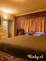 villa-weizigt-club-in-dordrecht-60a266049d00987bf5bc7f98