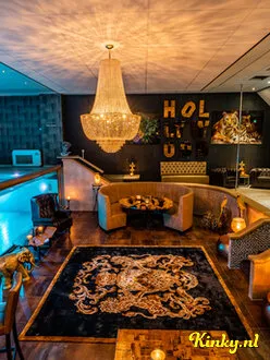 villa-weizigt-club-in-dordrecht-60a266188fe720cb5959e3e5