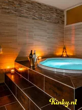 villa-weizigt-club-in-dordrecht-60a265ef3413992e18b0bc7f