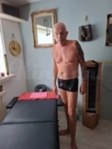 toby-erotische-massage-via-kinky-68b6d7611240cb00133943a7