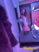 alessia-erotische-massage-via-kinky-67d2de51d10ea000134b983e