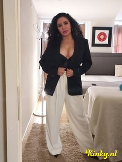 misuky-prive-ontvangst-via-kinky-681a949c6f455c0013cfda24