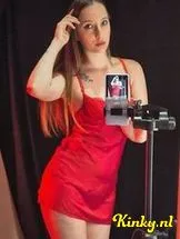 trixie-virtual-sex-via-kinky-698f172c4a1c0f0013fd12b7