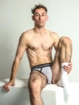 max-erotische-massage-via-kinky-680a08ebb04b8d00132d773d