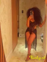 latifah-erotische-massage-via-kinky-69bbd421c0896f00124dea1b