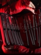 meesteres-darcy-bdsm-via-kinky-69b32f4c5d743700133e041f