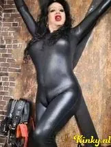 valentina-prive-ontvangst-via-kinky-68d3b9dff6c6eb0013e5e73c