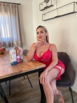 vivienne-escort-via-kinky-690c8f4696de7800138357eb