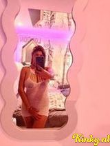 Esmeralda - Latina brunette eager to please you