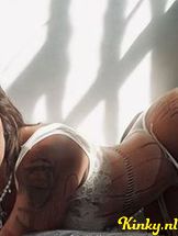 emmily-prive-ontvangst-via-kinky-68ef6ee7b6e47100131604eb