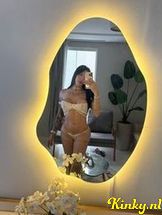 raylla-prive-ontvangst-via-kinky-68e5a9a9f2706a00138dd9db