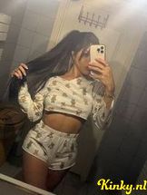 raylla-prive-ontvangst-via-kinky-68e3386cb6e471001315f595
