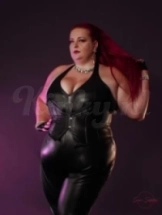 meesteres-catastrov-bdsm-via-kinky-68efb7364884f30013e8bedd