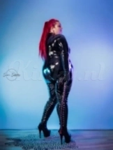 meesteres-catastrov-bdsm-via-kinky-68efb797b6e47100131605e6