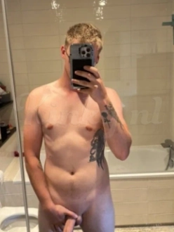 armani-escort-via-kinky-6908d41e5a625a00138abe14