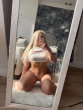 lolla-virtual-sex-via-kinky-690dea25a9c49d001396777e