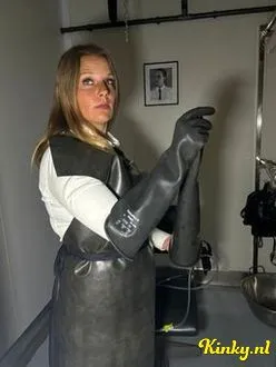 mistress-henriette-bdsm-via-kinky-692c24d66a67e4001393c419
