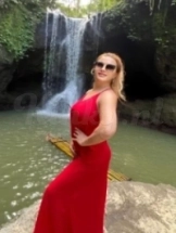 kira-erotische-massage-via-kinky-69372ac198fed50013e7ac25