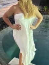 kira-erotische-massage-via-kinky-69333bac63431a0013b26a1d