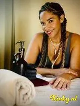 lucy-erotische-massage-via-kinky-6946700c4927090013f9a293